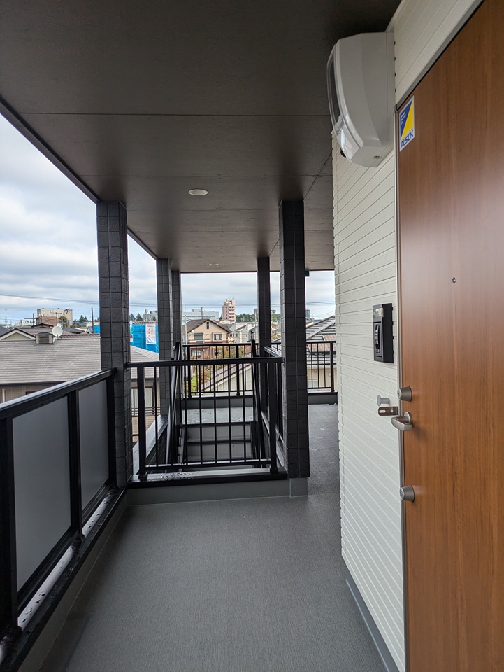 27/30 エントランス