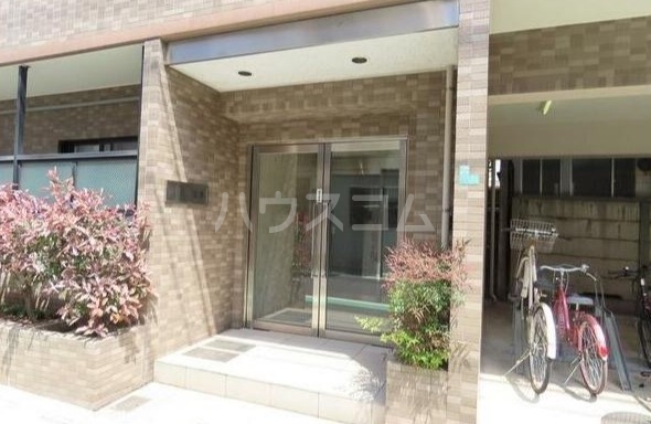 17/25 エントランス