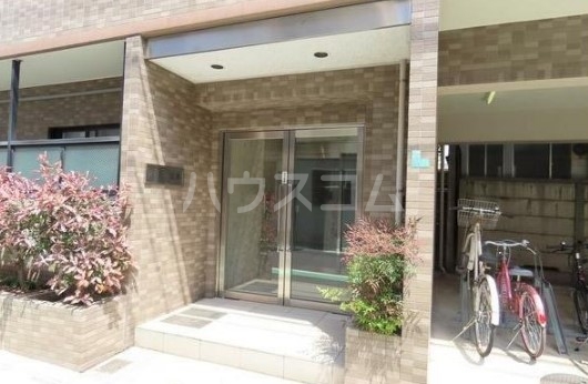 16/25 エントランス