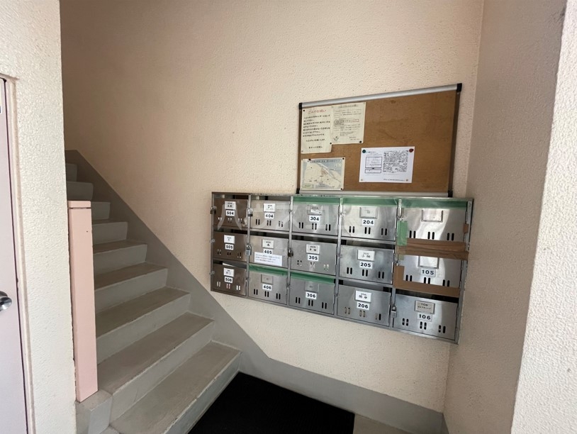 21/30 エントランス