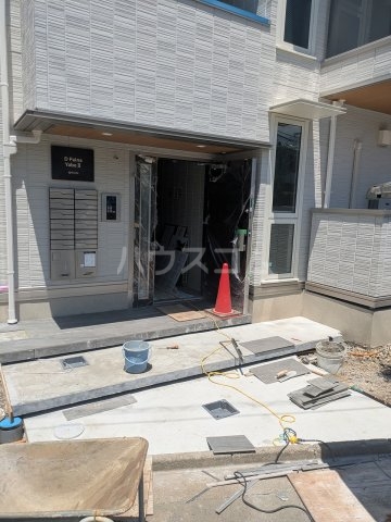 28/30 エントランス