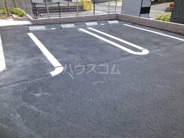 2/5 駐車場