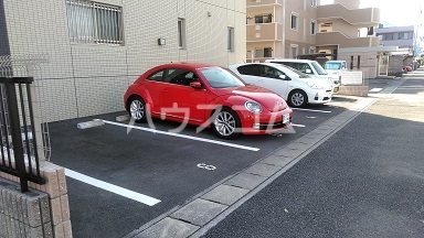 2/5 駐車場
