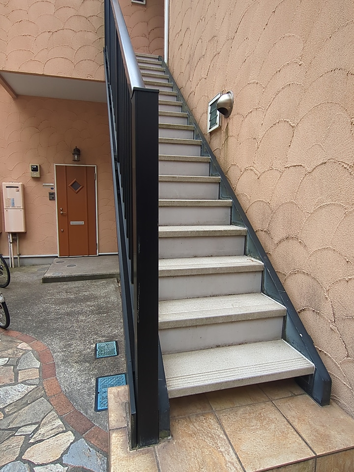 16/17 エントランス