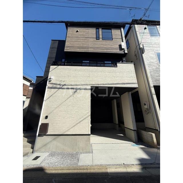 20/21 エントランス