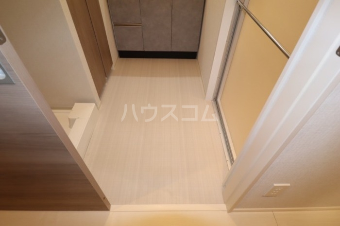 16/30 玄関