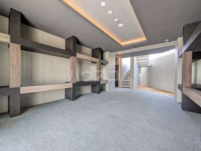 22/29 エントランス