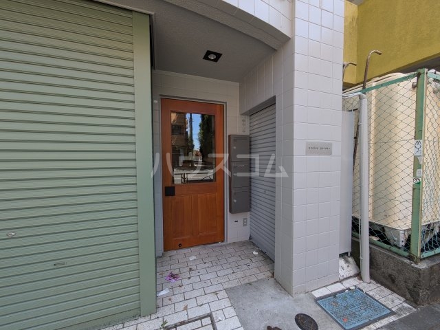 2/5 エントランス