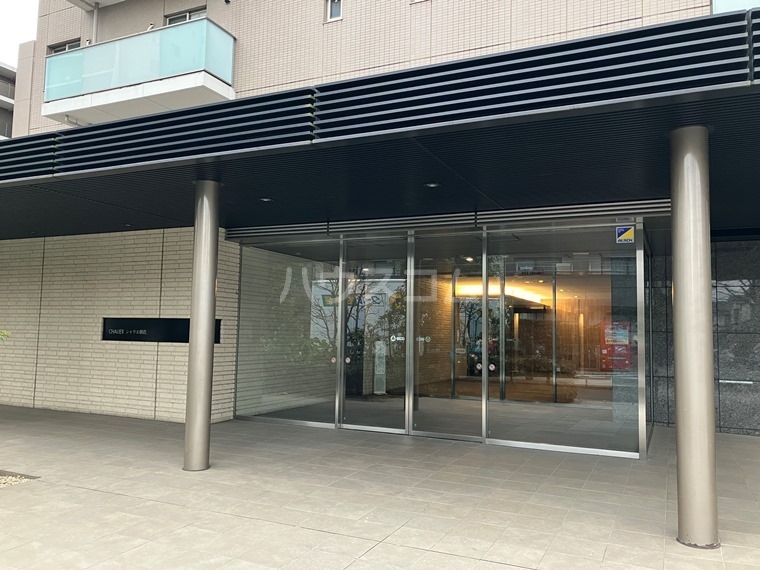 28/30 エントランス