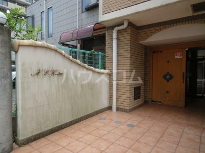 16/26 エントランス