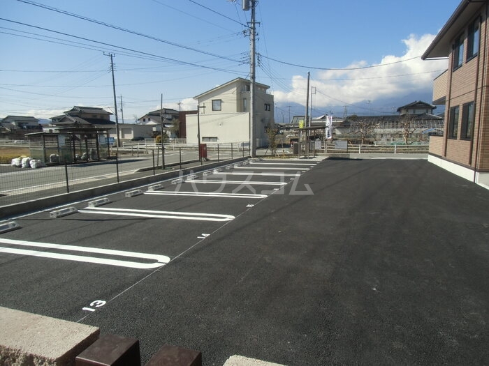 16/25 駐車場