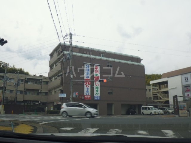 18/26 エントランス