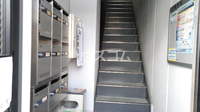 22/25 エントランス