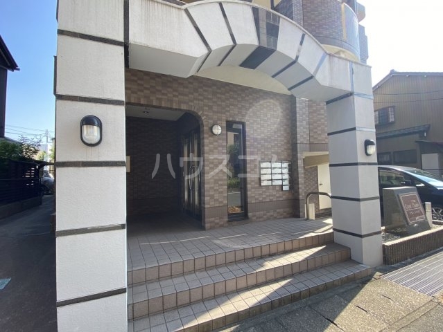 22/30 エントランス