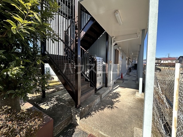 28/30 エントランス