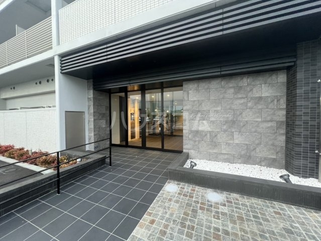 20/30 エントランス