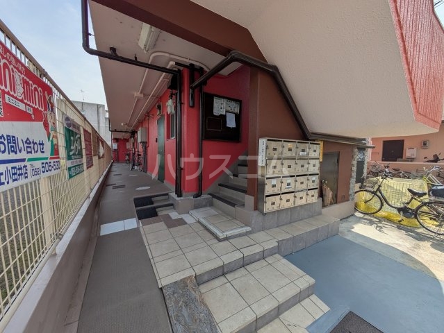 25/28 エントランス