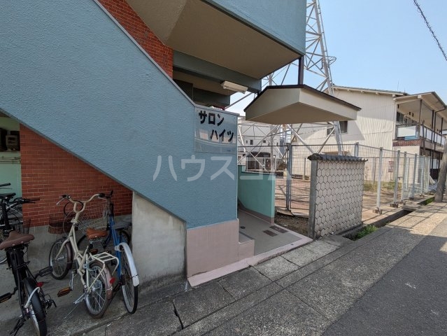 24/30 エントランス