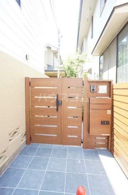 15/26 エントランス