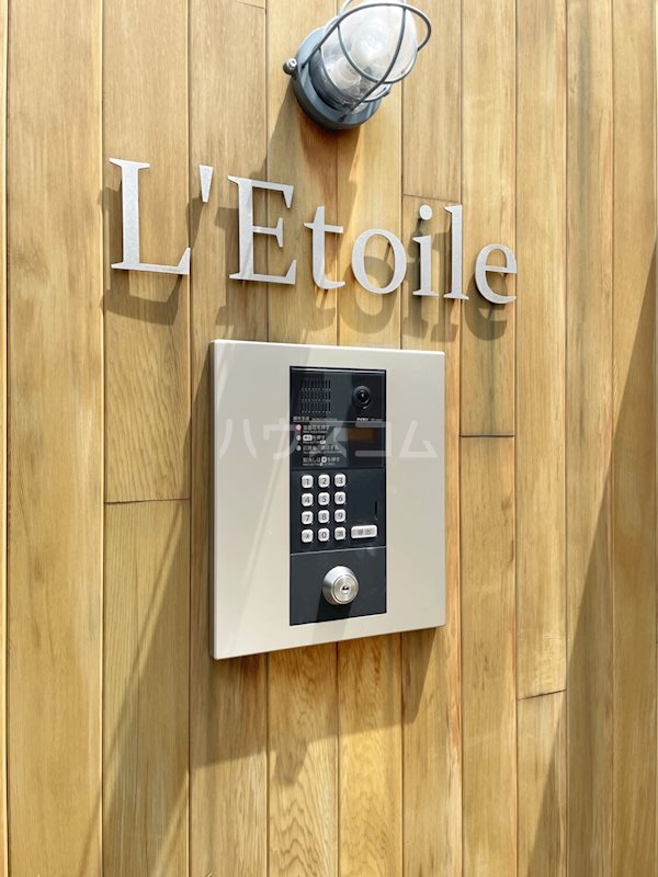 19/27 エントランス