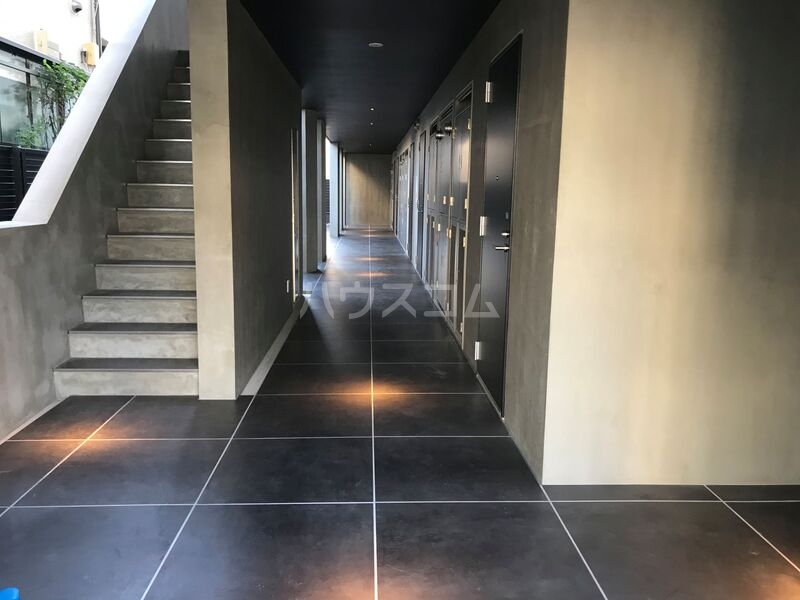 14/18 エントランス