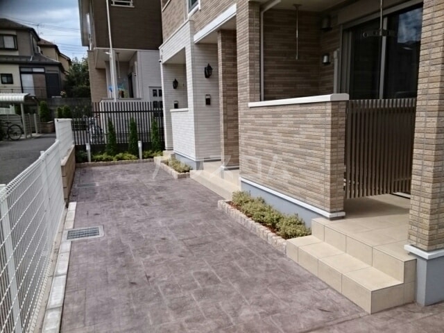 13/19 エントランス