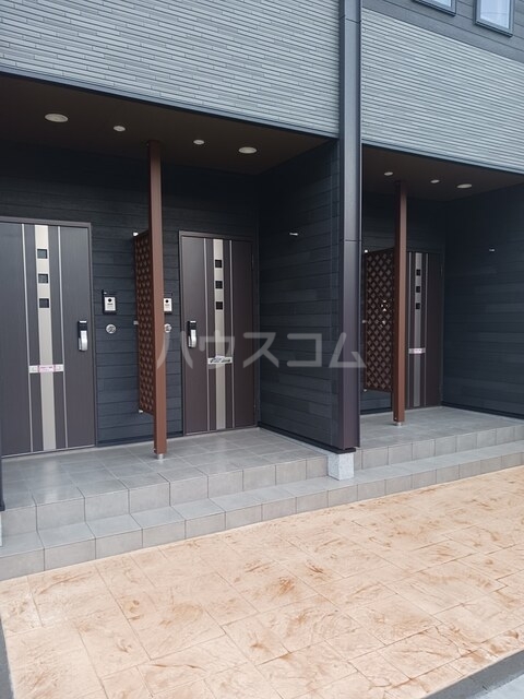 26/30 エントランス