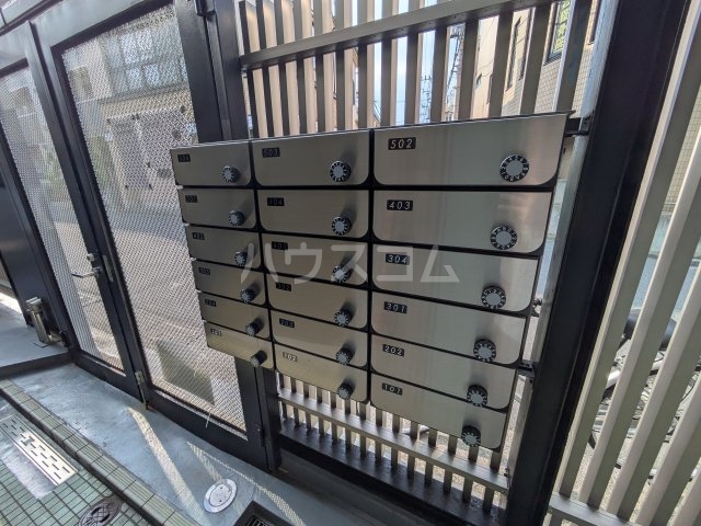 2/3 エントランス