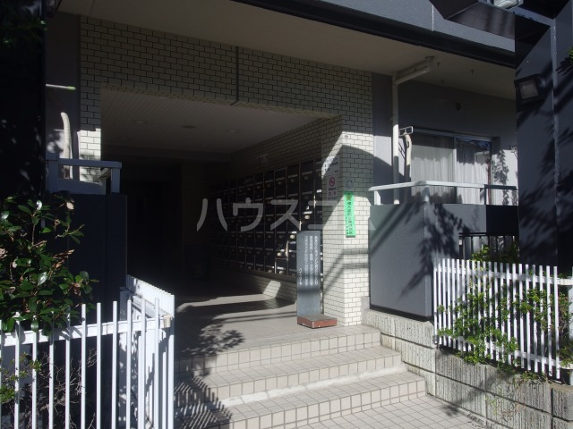 20/30 エントランス