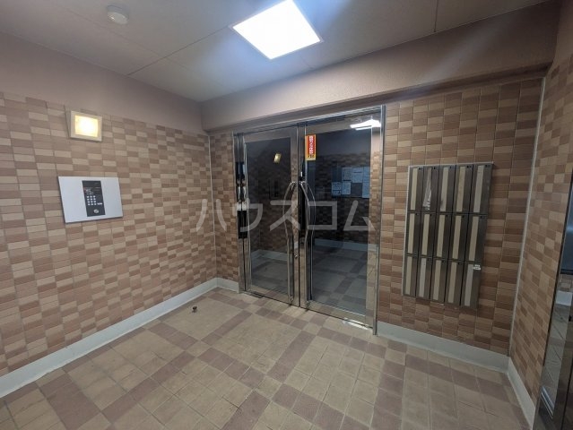 2/5 エントランス