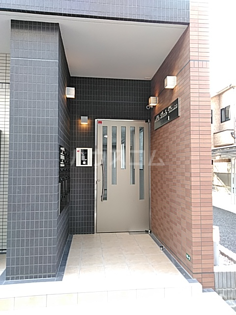 21/28 エントランス