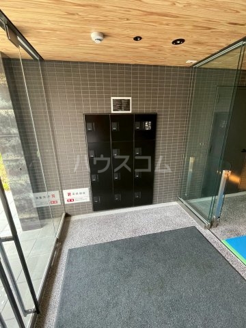 21/30 エントランス