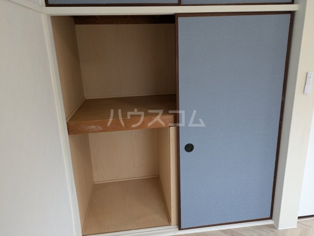 13/30 収納