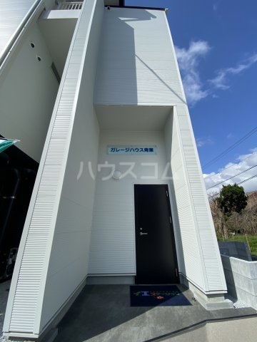 26/28 エントランス