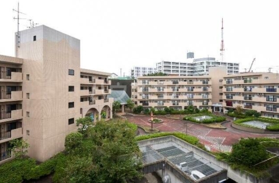 アーバンパーク三ツ池公園　Ｗ棟の外観