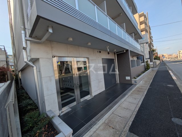 26/30 エントランス