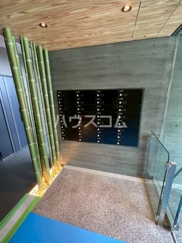 17/28 エントランス