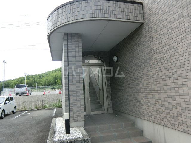 28/30 エントランス