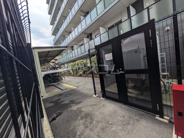 23/30 駐車場