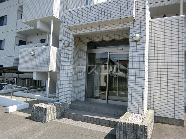 2/4 エントランス