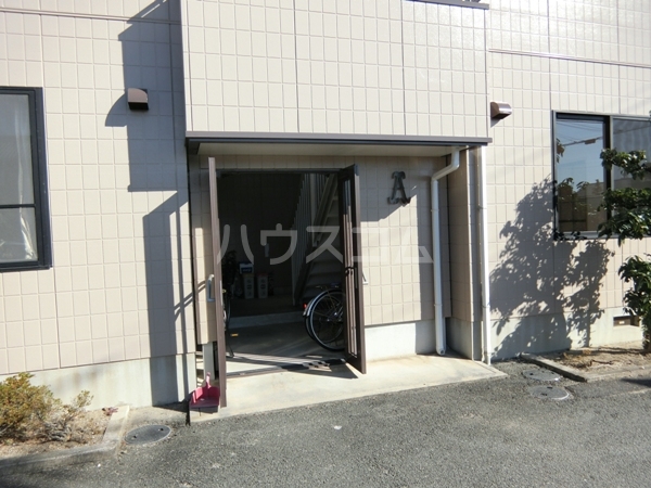 2/4 エントランス