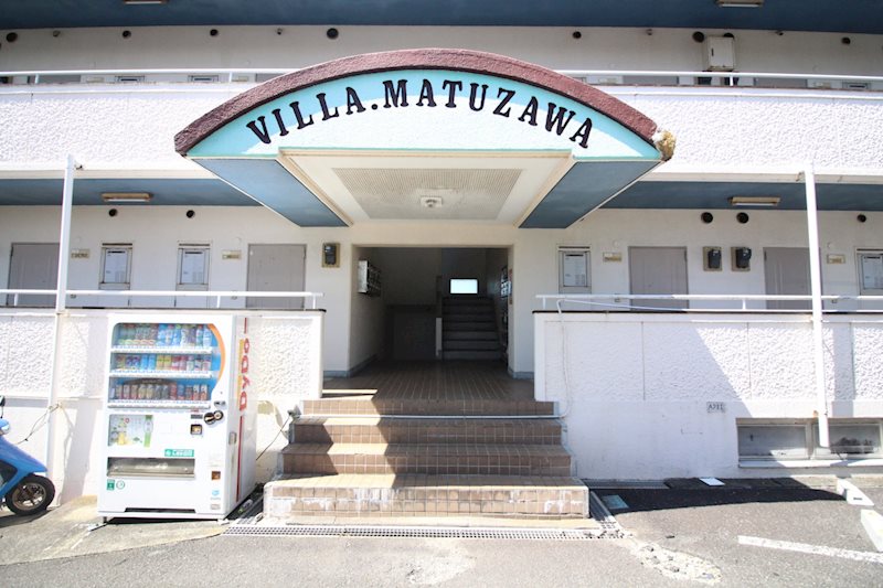 17/23 エントランス