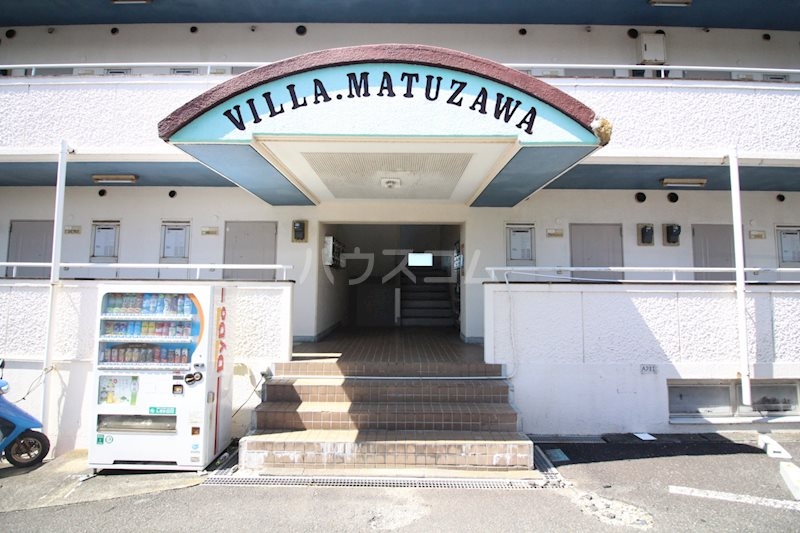 18/22 エントランス