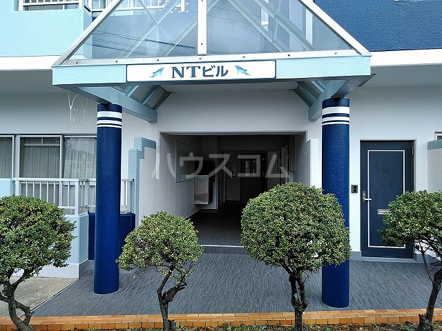 28/30 エントランス