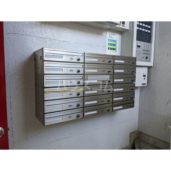 15/22 エントランス