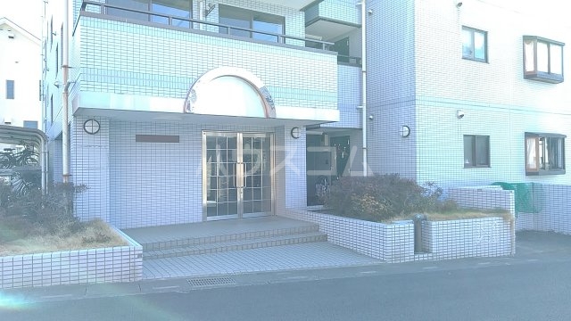 20/29 エントランス