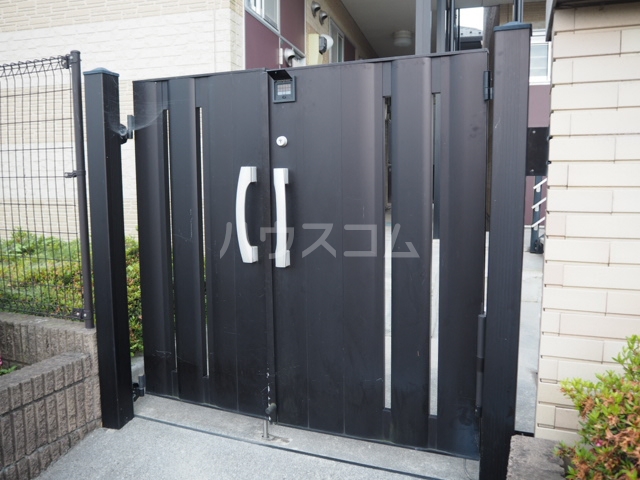 2/3 エントランス