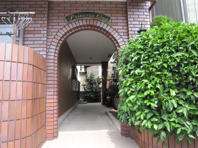 16/22 エントランス