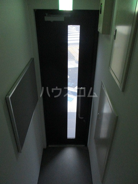 22/30 エントランス