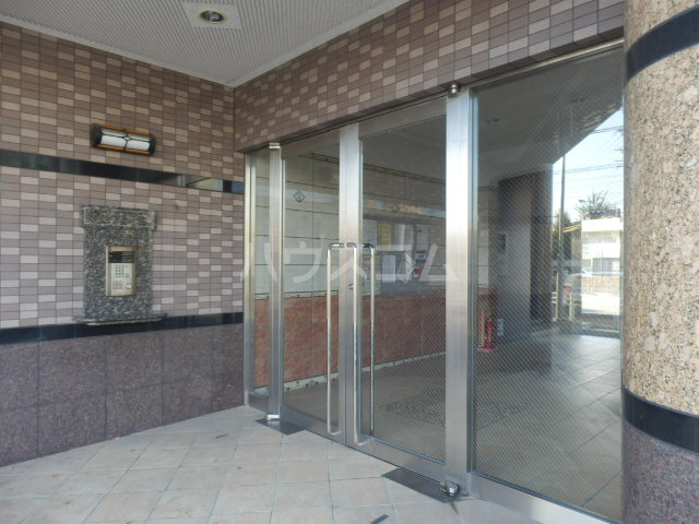 28/30 エントランス